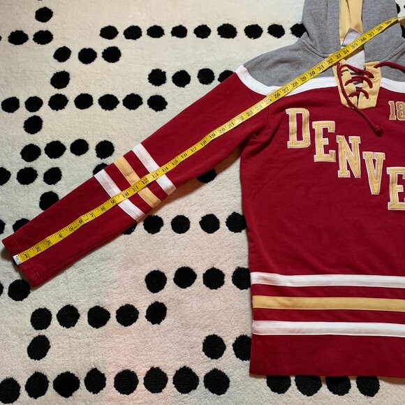 Denver University Pioneers Hockey Jersey Hoodie M Red Champion NCAA Sweatshirt - Picture 9 of 9